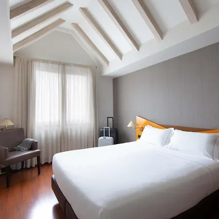 Hotel De L'isard 3*