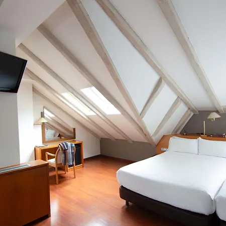 Hotel De L'isard