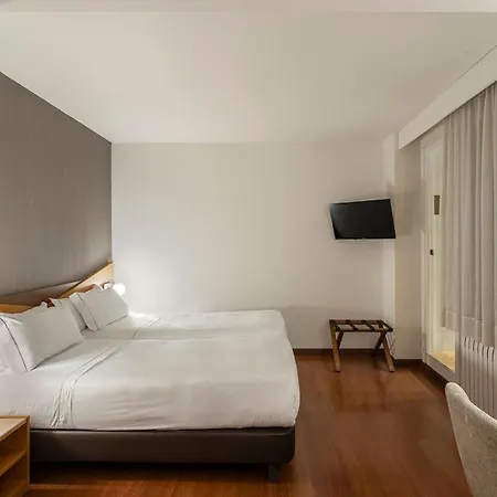 De L'isard 3* Andora (miasto)