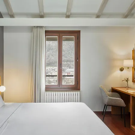 De L'isard Hotel 3*