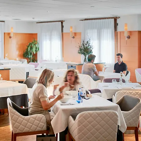 Hotel De L'isard 3*
